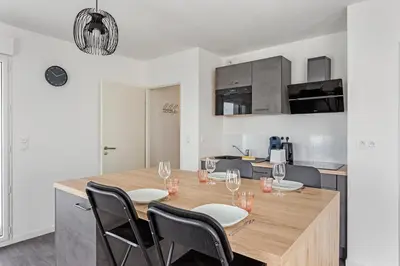 Cuisine ou kitchenette dans l'établissement Le Simone Veil - Neuf & Calme