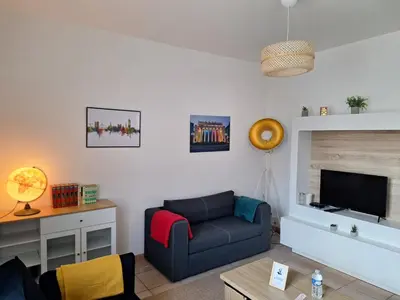 Coin salon dans l'établissement Maison Jules Verne Nantes