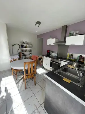Cuisine ou kitchenette dans l'établissement Chambre colocation Lit mezzanine