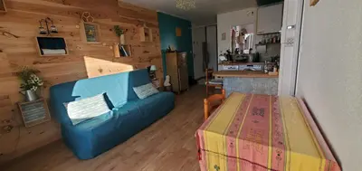 Coin salon dans l'établissement Bord de mer et forêt