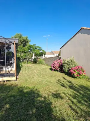 Jardin de l'établissement Maison de vacances 6 personnes