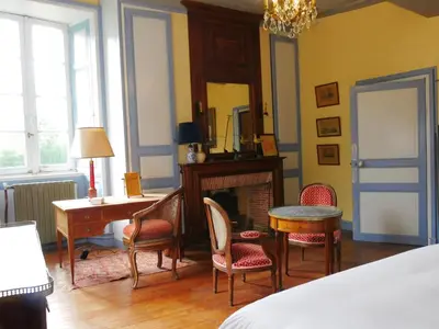 Un ou plusieurs lits dans un hébergement de l'établissement Château de la Garlais - 29 couchages