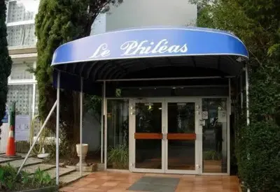 Façade ou entrée de l'établissement Le Phoenica - Former Hotel - Parking