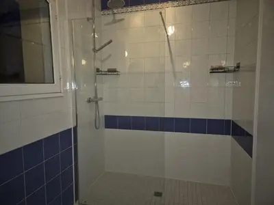 Salle de bains dans l'établissement 282 - au petit baigneur