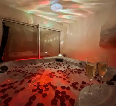 Plan de l'établissement Séjour détente jacuzzi & sauna et plage à 200m