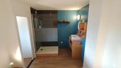 Salle de bains dans l'établissement Parking gratuit, garage vélo, proche tramway