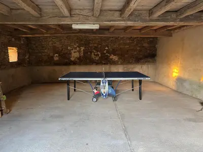 Tennis de table au sein de l'établissement Maison de L'Apothicaire ou à proximité