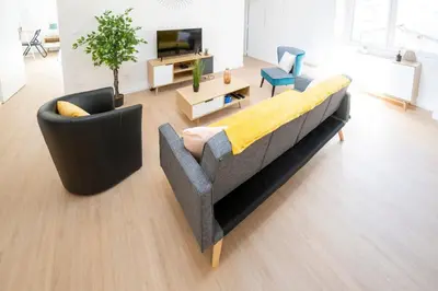 Télévision ou salle de divertissement dans l'établissement La Maison Céleste Jardin et Charme en hauteur