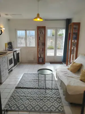 Cuisine ou kitchenette dans l'établissement Charming studio!