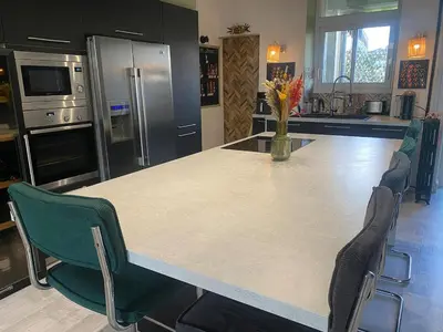 Cuisine ou kitchenette dans l'établissement Maison Marély