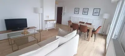 Télévision ou salle de divertissement dans l'établissement Appartement lumineux et cosy