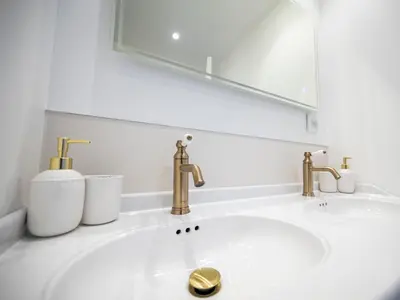 Salle de bains dans l'établissement Loft 23 - Appartement lumineux 4 chambres hyper centre de Cholet