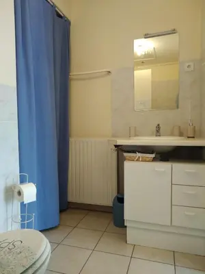 Salle de bains dans l'établissement le jouc