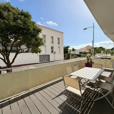 Bel appartement à 650m de la plage avec WIFI et parking - FR-1-323-589