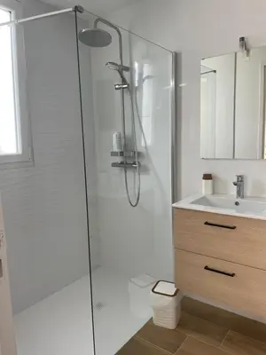 Salle de bains dans l'établissement Le studio entre Nantes et bord de Loire