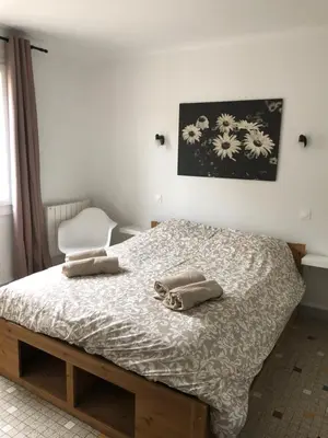 Un ou plusieurs lits dans un hébergement de l'établissement Maison Pornic a 300m de la plage