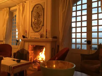 Coin salon dans l'établissement Grande maison face à l'océan