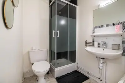 Salle de bains dans l'établissement Studio Les Cèdres, central et chaleureux !