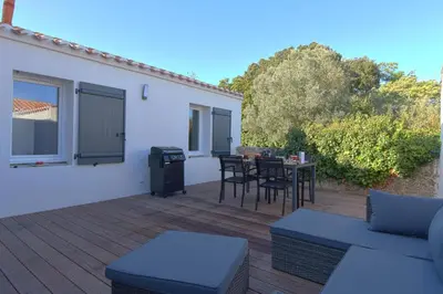 Balcon ou terrasse dans l'établissement Plage à 400 m - Maison pour 4 avec terrasse