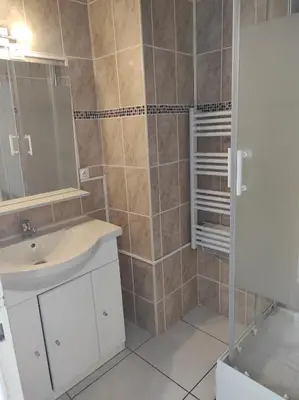 Salle de bains dans l'établissement Appartement à la mer