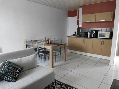 Cuisine ou kitchenette dans l'établissement Appartement à la mer