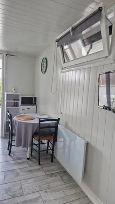 Cuisine ou kitchenette dans l'établissement Annexe
