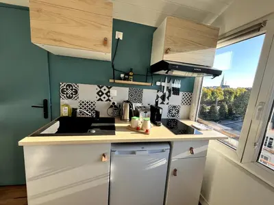 Cuisine ou kitchenette dans l'établissement Beautiful Studio for 2 people, TV, Wifi