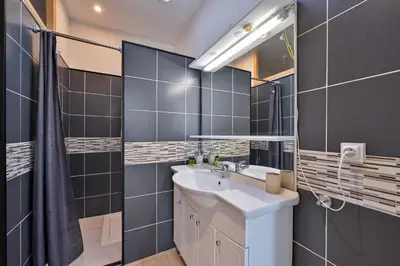 Salle de bains dans l'établissement L'Escale Brièronne - Confortable au cœur de la Brière