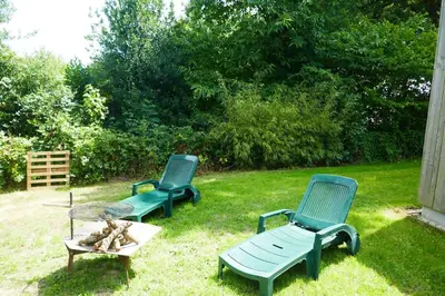 Jardin de l'établissement Studio bois indépendant aux portes de Nantes