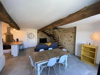 Cuisine ou kitchenette dans l'établissement L'Atelier Jolie maison de charme proche Puy duFou