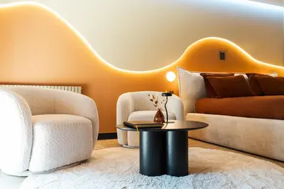Coin salon dans l'établissement Suite Spa Privée Luxueuse avec Sauna, Balnéothérapie et Ciel Étoilé - Terrasse, Vidéoprojecteur