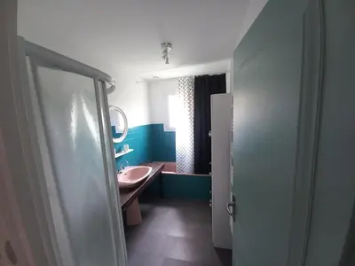 Un ou plusieurs lits dans un hébergement de l'établissement maison entiere spatieuse et au calme 6 couchages
