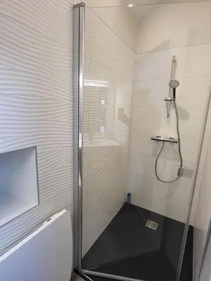 Salle de bains dans l'établissement Le Gemmois
