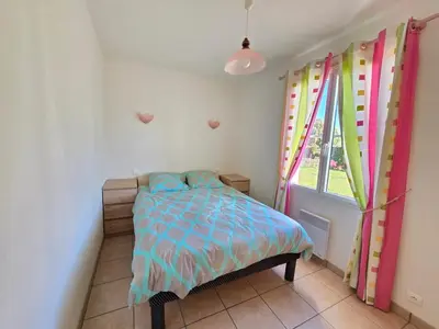 Un ou plusieurs lits dans un hébergement de l'établissement Maison moderne près de la mer, 6 pers, terrasse, à St Jean de Monts - FR-1-777-17