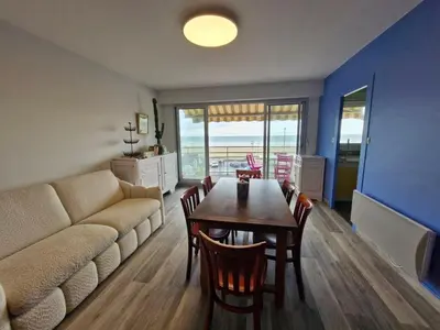 Coin salon dans l'établissement T3 face mer rénové avec balcon et WiFi à Saint-Jean-de-Monts - FR-1-777-42