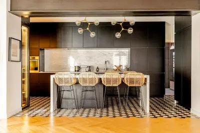 Cuisine ou kitchenette dans l'établissement Inédit - Rose Bohème - Proche Place Royale
