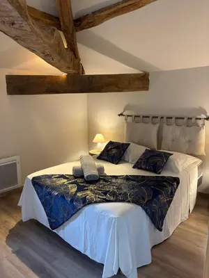Un ou plusieurs lits dans un hébergement de l'établissement Les Glaneuses - 2 logements en centre bourg de 4 à 10 personnes à 3 min du Puy duFou