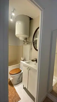 Salle de bains dans l'établissement Studio République