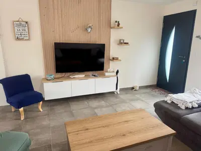 Télévision ou salle de divertissement dans l'établissement Le Nid de l'Etier, 4 chambres pour 8 pers