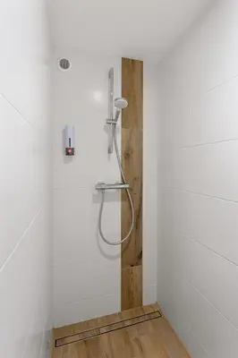 Salle de bains dans l'établissement La Rousseline - Bord de Sèvre, Calme & Moderne