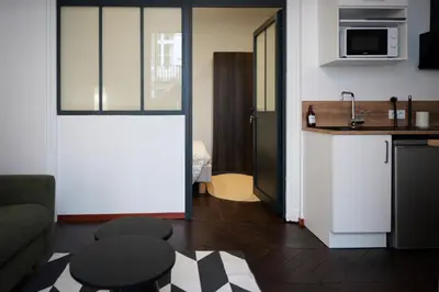 Cuisine ou kitchenette dans l'établissement bel appartement 2-4 personnes coeur de ville Angers