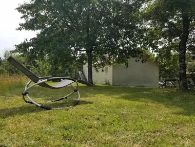 Jardin de l'établissement Gîte du Tilleul - un petit coin de nature
