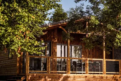Plan de l'établissement Chalet confort, Proche Puy duFou, plan d'eau privé