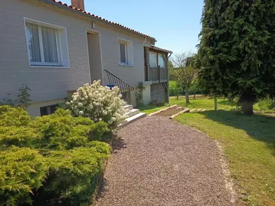Jardin de l'établissement Pavillon du Capitaine -25min Parc-By R&G