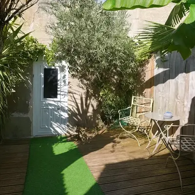 Jardin de l'établissement Joli studio lumineux Chez Madeleine