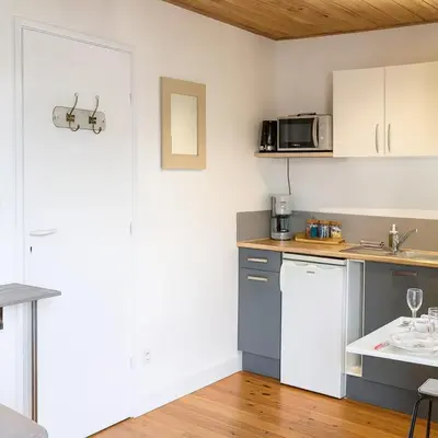 Cuisine ou kitchenette dans l'établissement Studio moderne, cosy & lumineux Chez Suzanne