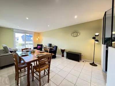 Coin salon dans l'établissement Le Bignon - Wifi, TV, 4 personnes, 1 min à pied du tram