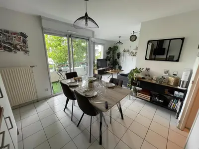 Coin salon dans l'établissement 2room apartment very central