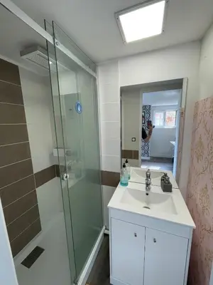 Salle de bains dans l'établissement Le Nid Marin