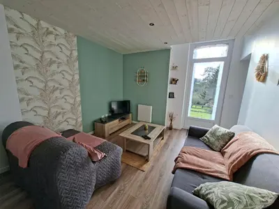 Coin salon dans l'établissement Appartement 2 à 4 personnes à l'orée de l'ouin
